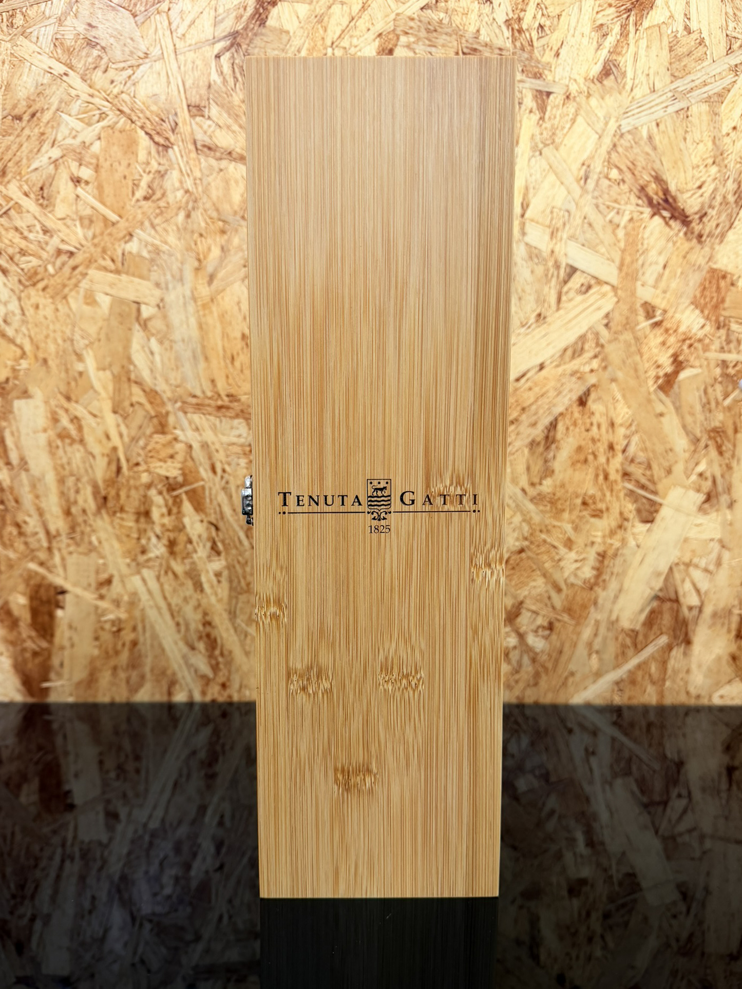 Cassa in Legno Incisa con Vino e Accessori – Personalizzabile con Logo, Nome o Frase